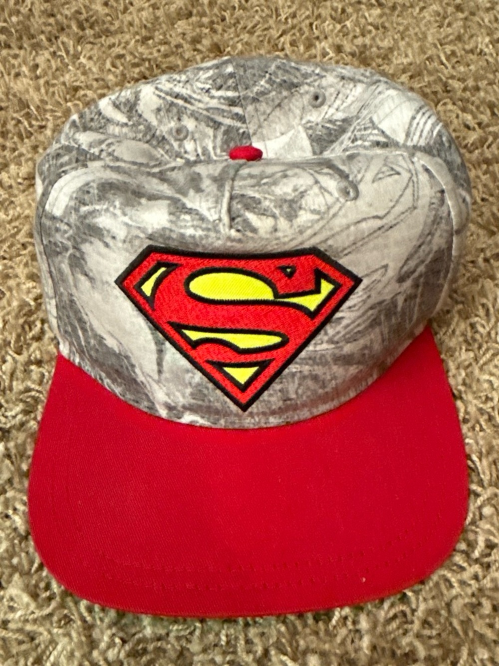 DC Comics Superman Kids Snapback Hat - Gray Pattern & Red